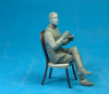 Copper State Models F32-050 French airman coffee with croissant 1/32